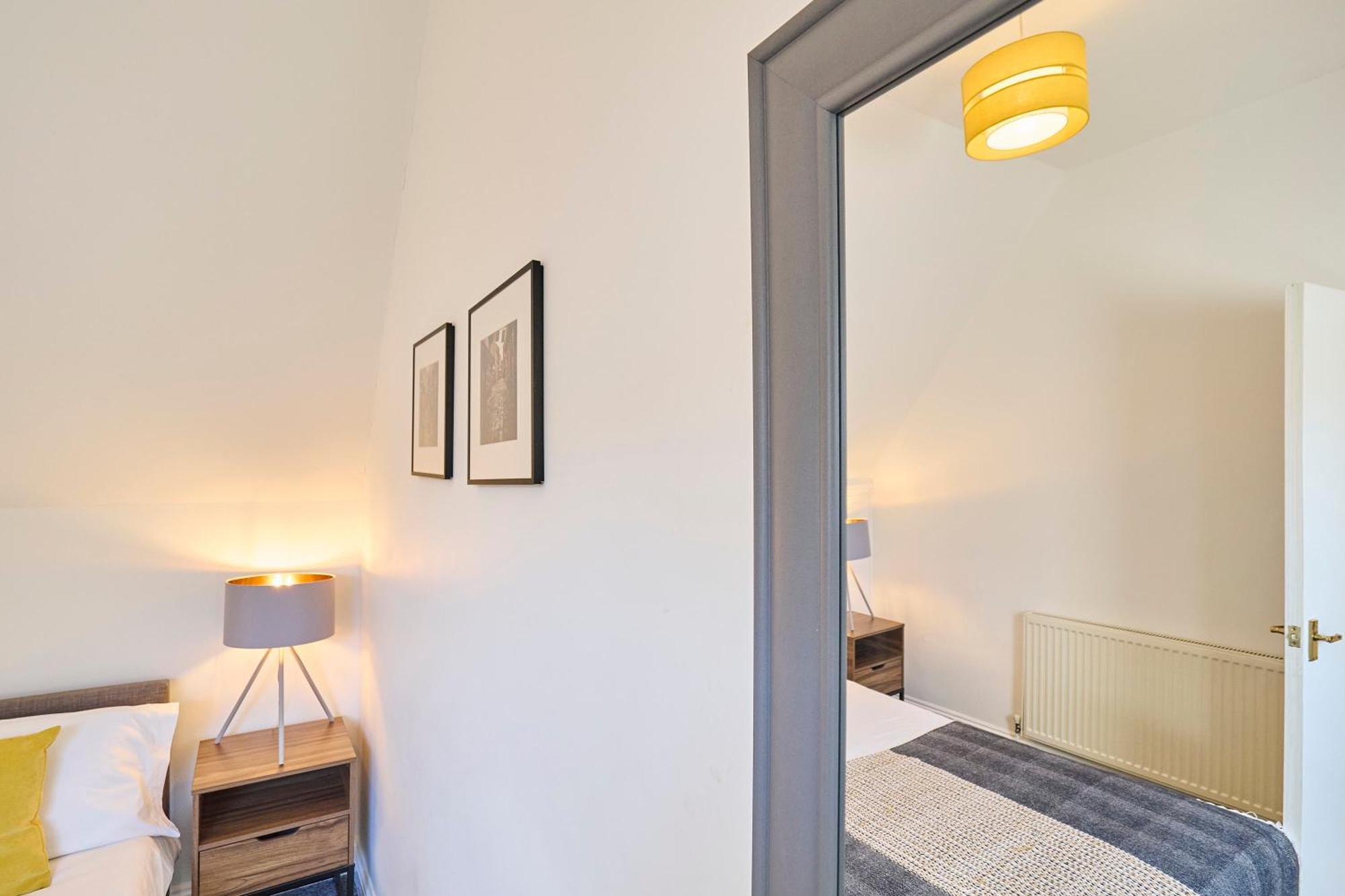 Host & - King's Corner Holiday home *